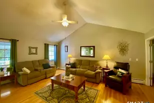 394 Killingly Ave, Putnam, CT 06260 - Photo 8