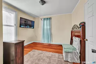 22 Roosevelt St, Bridgeport, CT 06608 - Photo 8