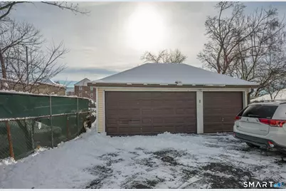 22 Roosevelt Street, Bridgeport, CT 06608 - Photo 4