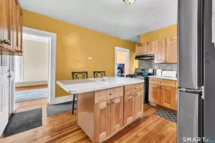 22 Roosevelt St, Bridgeport, CT 06608 - Photo 12