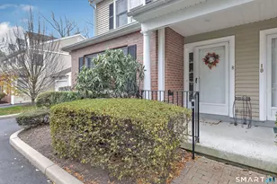 8 Hawthorne Ridge Cir, Trumbull, CT 06611 - Photo 4