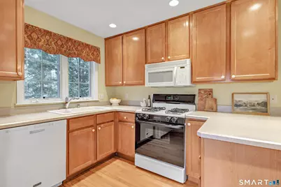 8 Hawthorne Ridge Circle #8, Trumbull, CT 06611 - Photo 14