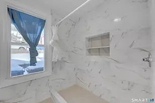 254 Broad St, Norwich, CT 06360 - Photo 8