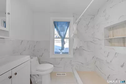 254 Broad Street, Norwich, CT 06360 - Photo 10