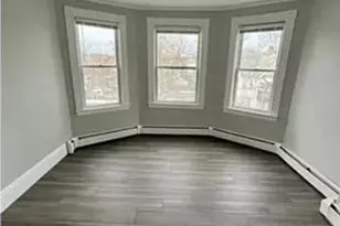 18 S Whitney St, Hartford, CT 06106 - Photo 10