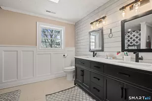 37 Kenmore Ave, Waterbury, CT 06708 - Photo 22