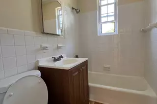 35 Nob Hill Cir, Bridgeport, CT 06610 - Photo 8