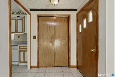 71 Sycaway Street, West Haven, CT 06516 - Photo 4