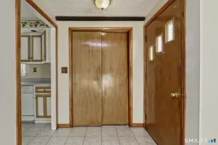 71 Sycaway St, West Haven, CT 06516 - Photo 4