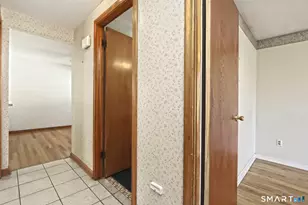 71 Sycaway St, West Haven, CT 06516 - Photo 16