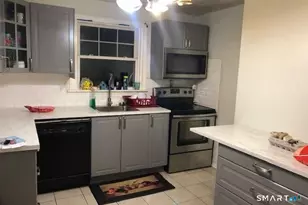 168 Wainwright Pl Pl, Stratford, CT 06614 - Photo 2