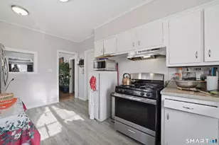 15 Rose St, Stamford, CT 06906 - Photo 4