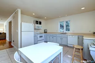 4 Cider Mill Ln, Trumbull, CT 06611 - Photo 6