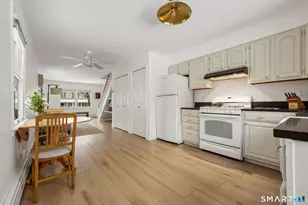 19 Windy Knolls Rd, Greenwich, CT 06831 - Photo 2