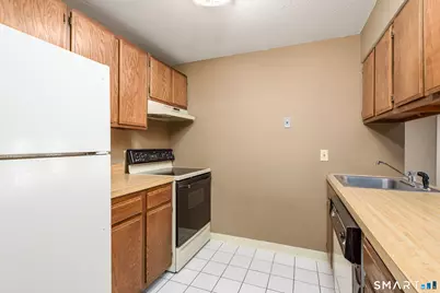 38 North Main Street #APT 14, West Hartford, CT 06107 - Photo 8
