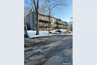 33 Harbour Village #D, Branford, CT 06405 - Photo 2