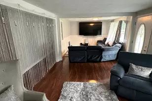 24 Bel-Aire Cir, Windsor Locks, CT 06096 - Photo 4