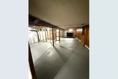 24 Bel Aire Circle, Windsor Locks, CT 06096 - Photo 10