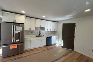 95 Cedar St, Manchester, CT 06040 - Photo 2