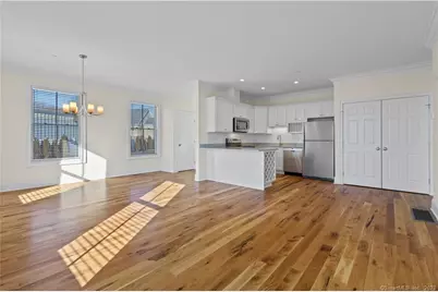73 W Main Street #2, Clinton, CT 06413 - Photo 2