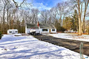 10 Woodcliff Dr, Simsbury, CT 06070 - Photo 2