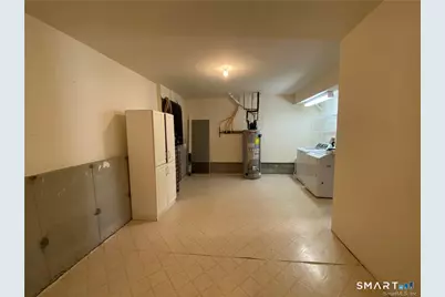11 Mannions Lane #APT 11, Danbury, CT 06810 - Photo 12