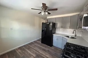 244 Woodlawn Cir, East Hartford, CT 06108 - Photo 2