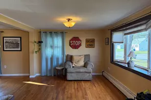 49 Hemlock Pl, Middletown, CT 06457 - Photo 4