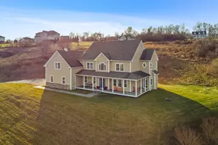 190 Willow Creek Estates Dr, Southbury, CT 06488 - Photo 2