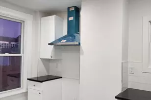 23 King St, Hartford, CT 06114 - Photo 2