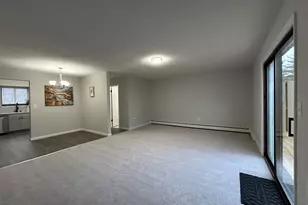 111 Sutton Pl, Bloomfield, CT 06002 - Photo 6