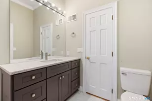 106 C Comstock Hill Ave, Norwalk, CT 06850 - Photo 10