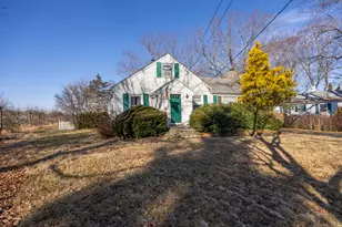 379 S Meriden Rd, Cheshire, CT 06410 - Photo 2