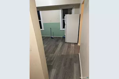 800 Hallett Street #2nd left, Bridgeport, CT 06608 - Photo 4