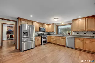 40 Homestead Ln, Avon, CT 06001 - Photo 2