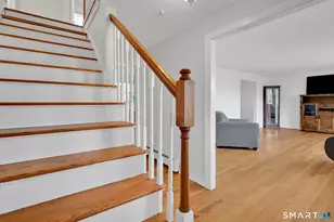 21 Glenn Ln, West Hartford, CT 06110 - Photo 2