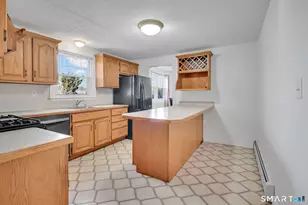 21 Glenn Ln, West Hartford, CT 06110 - Photo 6