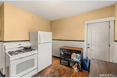 386 Huntington Road, Bridgeport, CT 06608 - Photo 12