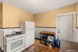 386 Huntington Rd, Bridgeport, CT 06608 - Photo 12