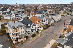 386 Huntington Rd, Bridgeport, CT 06608 - Photo 4