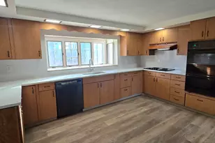 226 Camp St, Plainville, CT 06062 - Photo 4