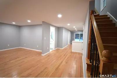 17 Railroad Avenue, Farmington, CT 06085 - Photo 2