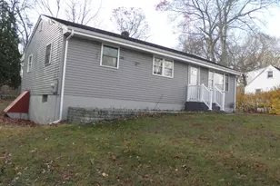 20 Florida Dr, Montville, CT 06370 - Photo 2