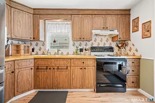 305 Robinwood Rd, Waterbury, CT 06708 - Photo 6