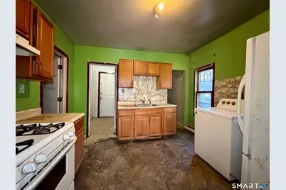 1050 Hancock Avenue, Bridgeport, CT 06605 - Photo 12