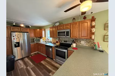 18 Curtice Street, Winchester, CT 06098 - Photo 10