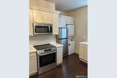 214 Broadway #APT 2, Norwich, CT 06360 - Photo 4