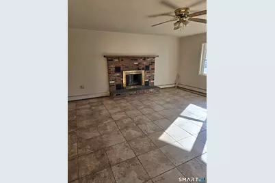 40 Maple Avenue Ext, Montville, CT 06382 - Photo 2