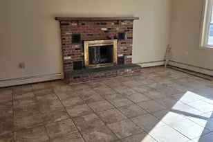 40 Maple Ave Ext, Montville, CT 06382 - Photo 2