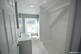 70 Westfield Ave, Bridgeport, CT 06606 - Photo 10